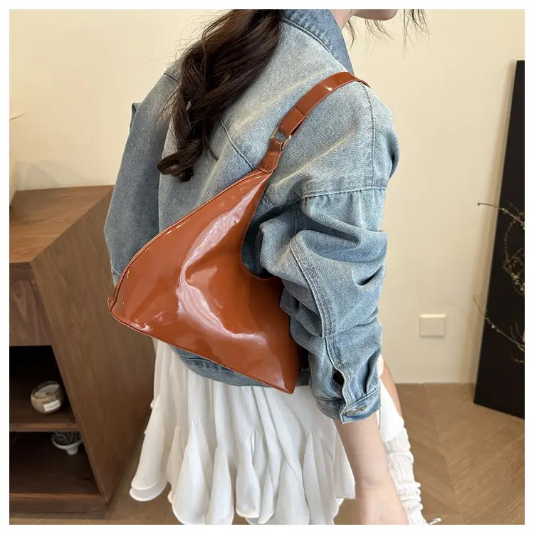 Light Patent Leather Shoulder Bag for Women — feature 12