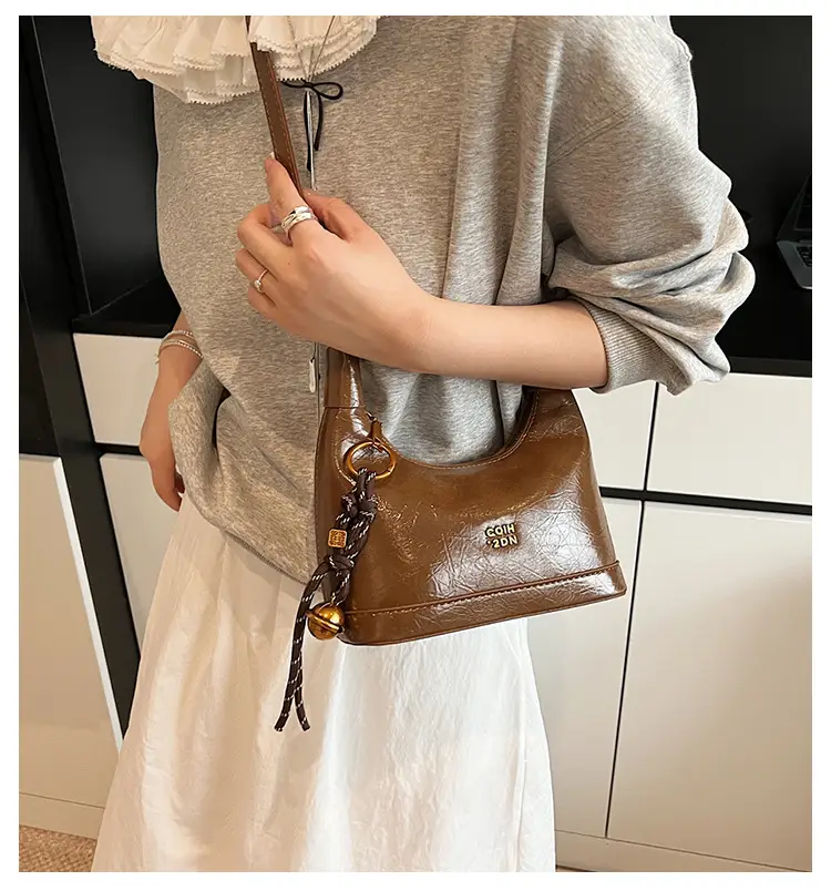 Women Retro Shoulder Bag Brown Gold Zipper Commuter Crossbody — feature 1