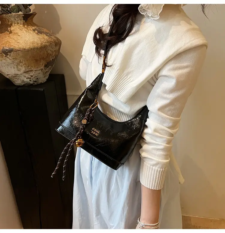 Women Retro Shoulder Bag Brown Gold Zipper Commuter Crossbody — feature 24