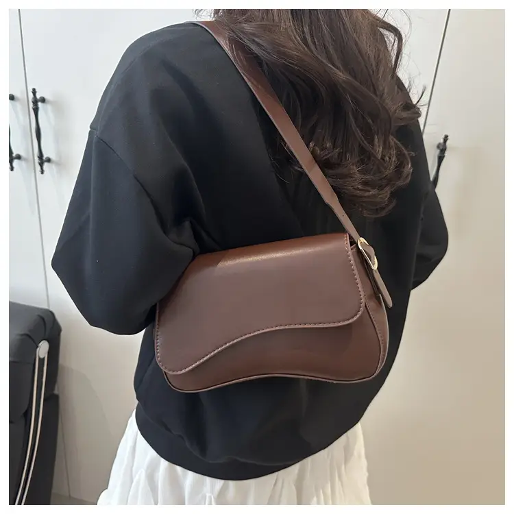 White Square Crossbody Bag for Women 2025 — feature 15