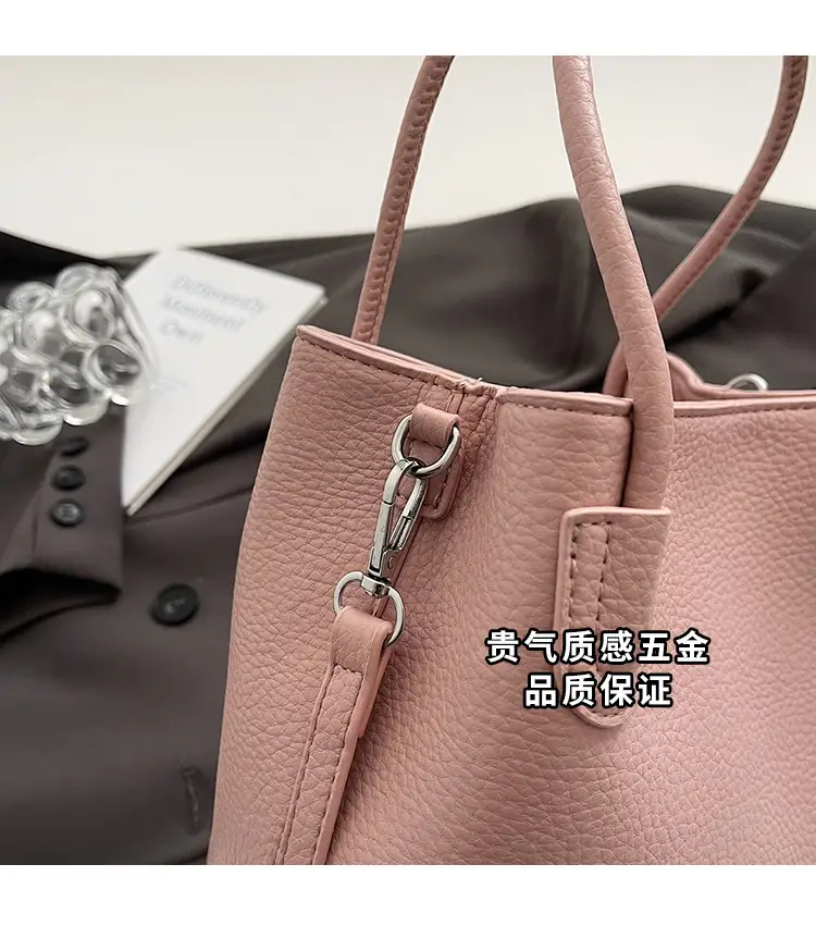 Women Crossbody Bag Black Leather Summer Commuter — feature 4