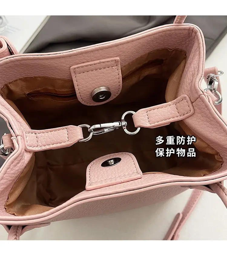 Women Crossbody Bag Black Leather Summer Commuter — feature 7