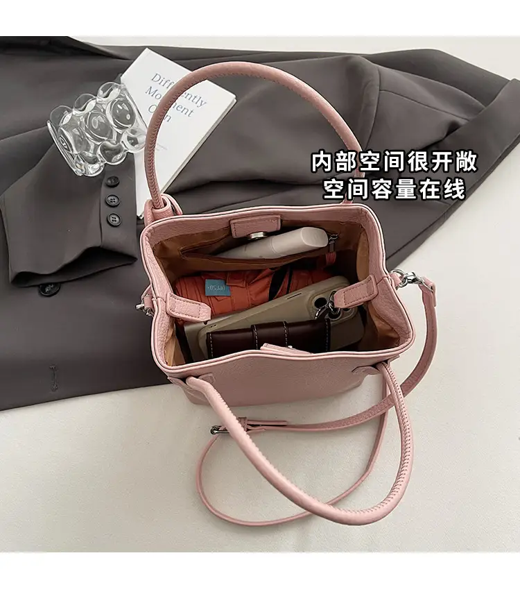 Women Crossbody Bag Black Leather Summer Commuter — feature 8