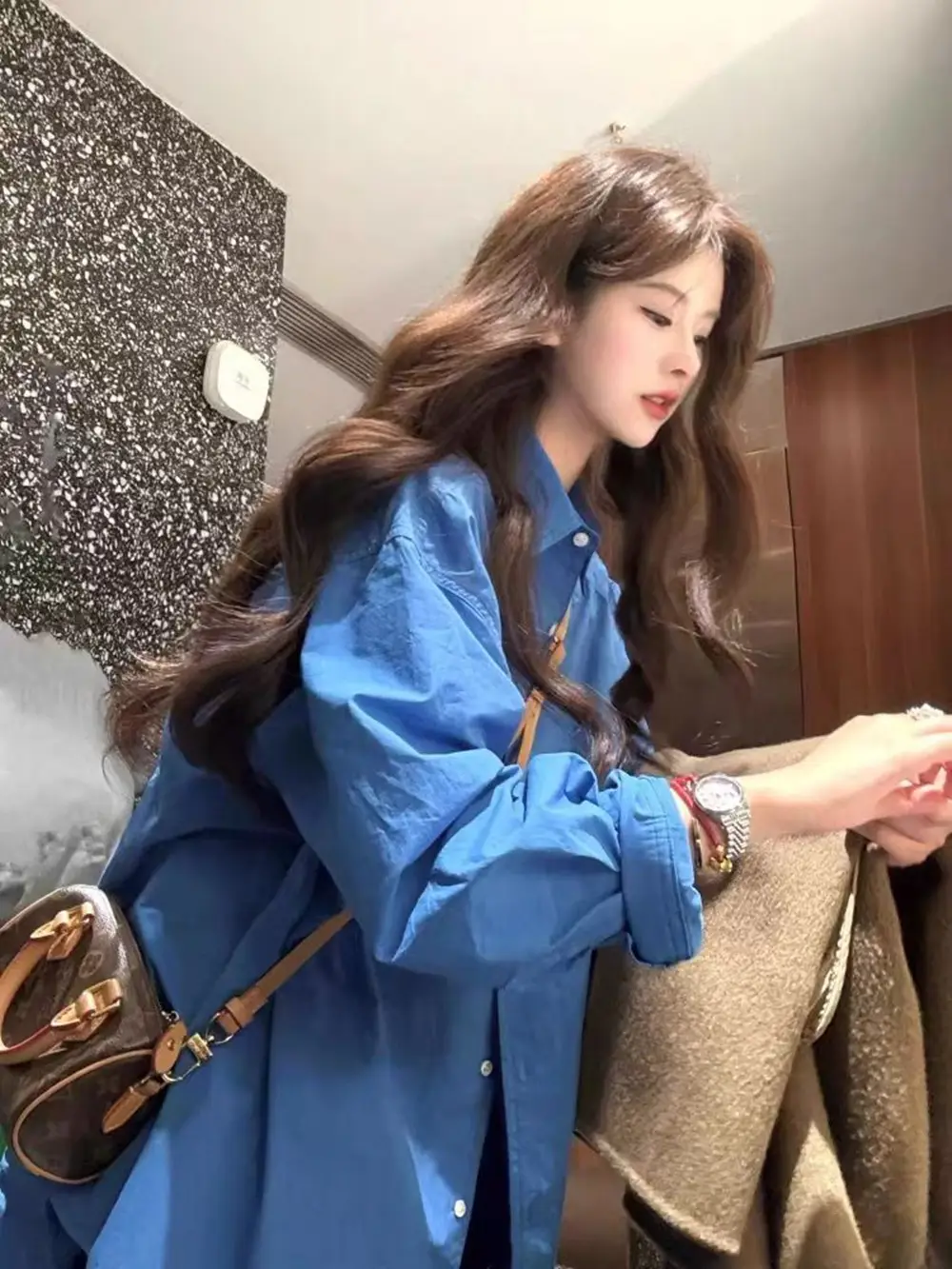 Korean high-end blue shirt jacket women's spring and summer loose long sleeve temperament lazy wind shirt wholesale