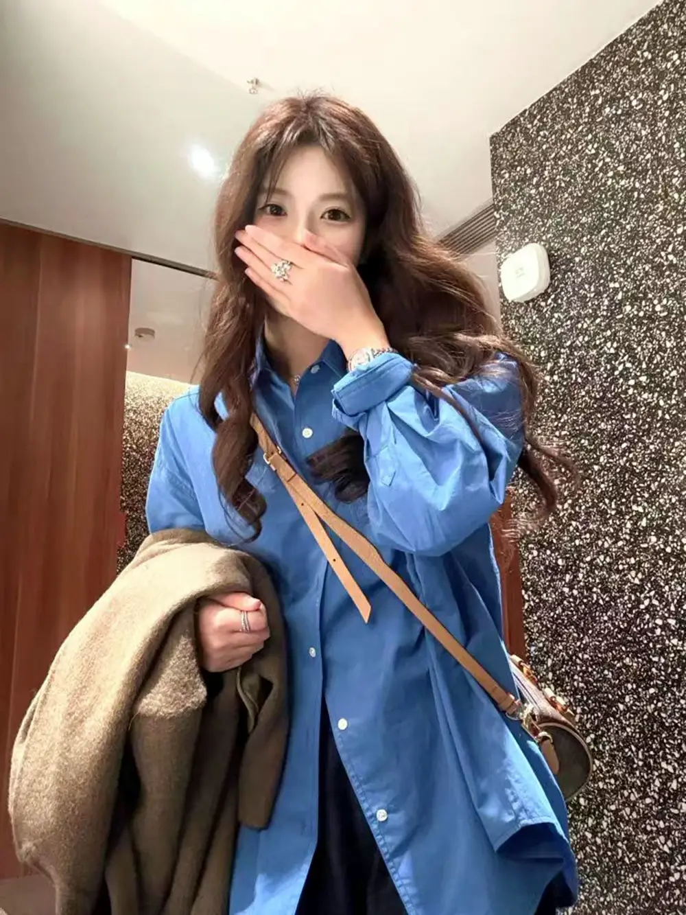Korean high-end blue shirt jacket women's spring and summer loose long sleeve temperament lazy wind shirt wholesale