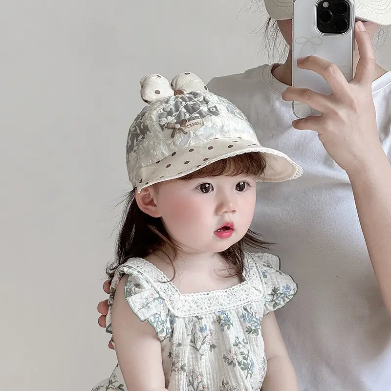 Baby's Pink Lace Sun Hat with Bow — feature 3