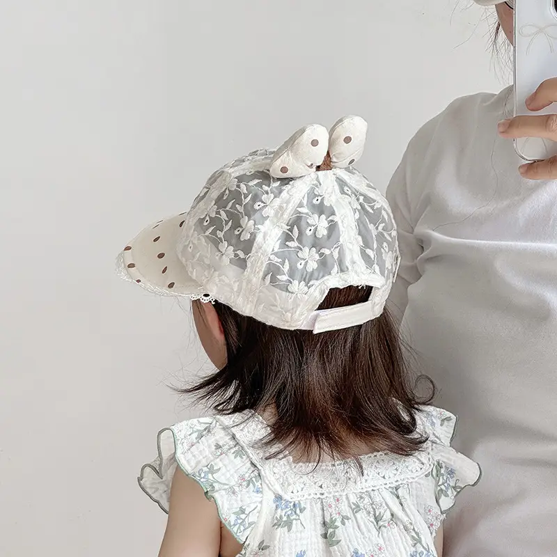 Baby's Pink Lace Sun Hat with Bow — feature 6