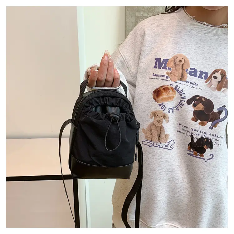 Black Drawstring Crossbody Bag for Men Women 2025 — feature 12