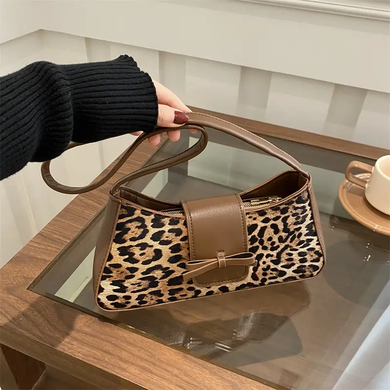 Leopard Print Red Shoulder Bag for Women - Image 7