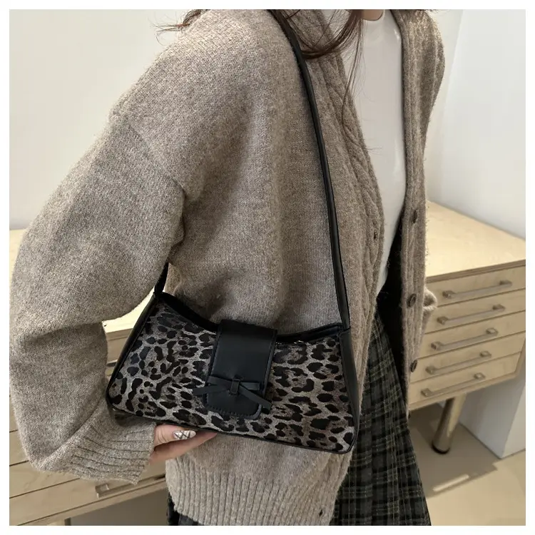 Leopard Print Red Shoulder Bag for Women — feature 9