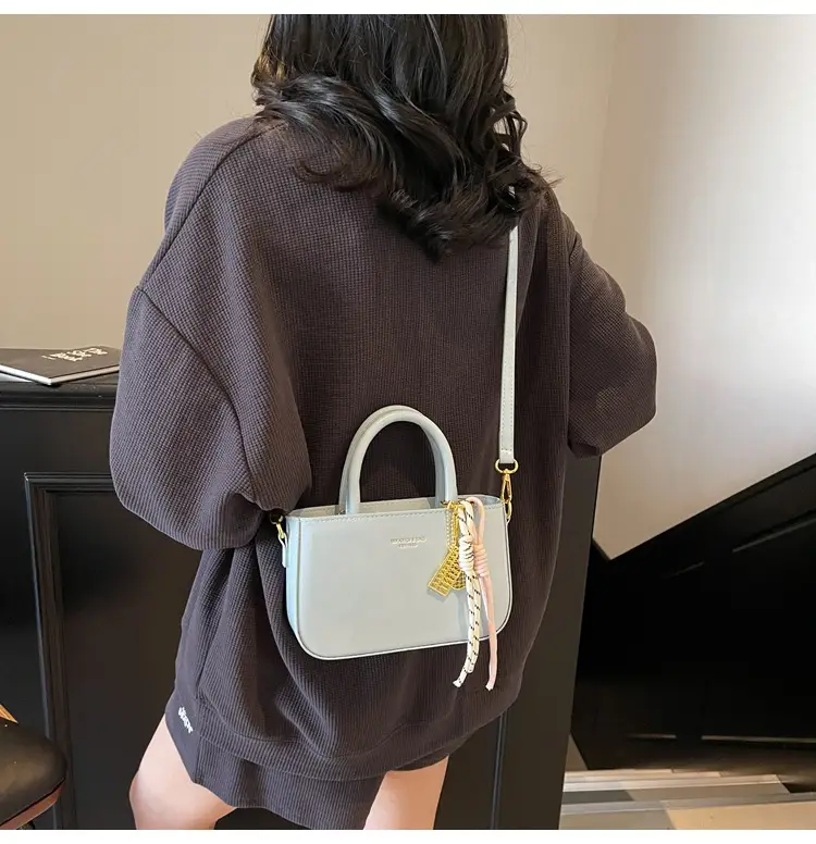 Women Shoulder Crossbody Bag Red Leather 2025 — feature 15