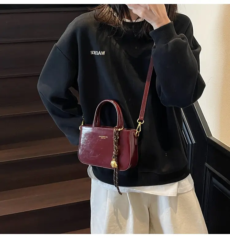Women Shoulder Crossbody Bag Red Leather 2025 — feature 16