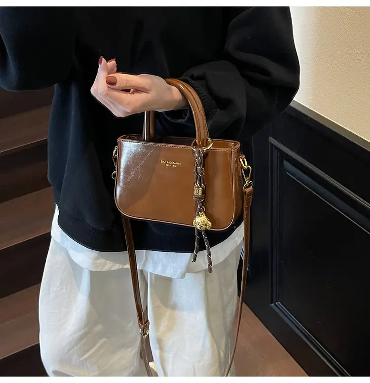Women Shoulder Crossbody Bag Red Leather 2025 — feature 20
