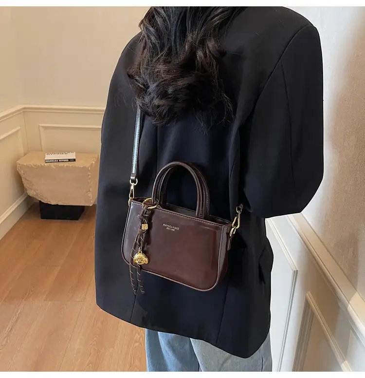 Women Shoulder Crossbody Bag Red Leather 2025 — feature 23