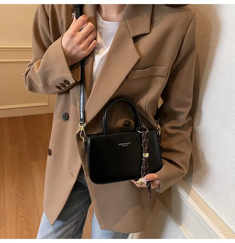Women Shoulder Crossbody Bag Red Leather 2025 — feature 25