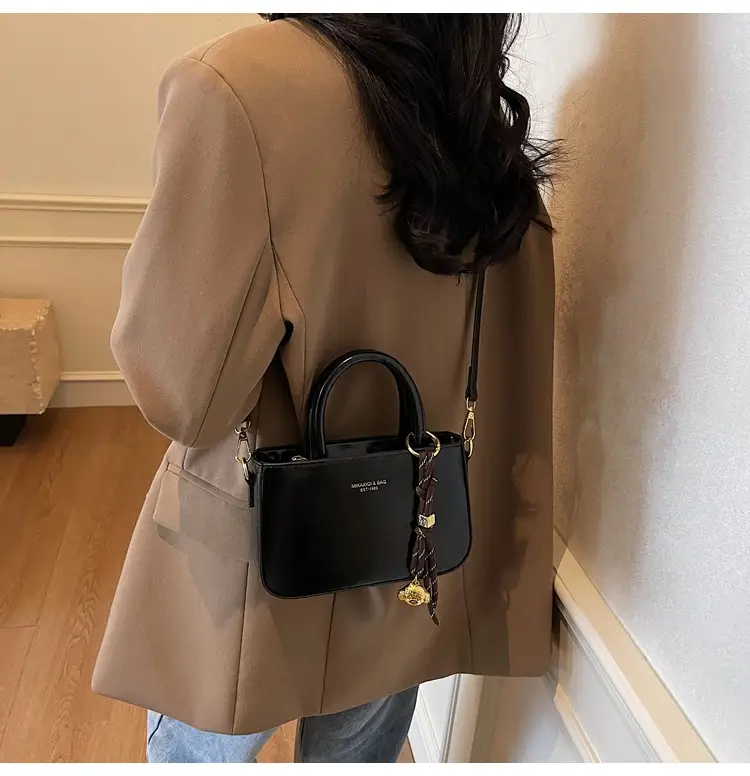 Women Shoulder Crossbody Bag Red Leather 2025 — feature 27
