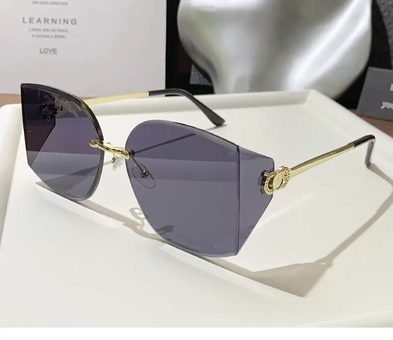 Retro Curved Sunglasses Pink Gradient Personalized Decor โ feature 19