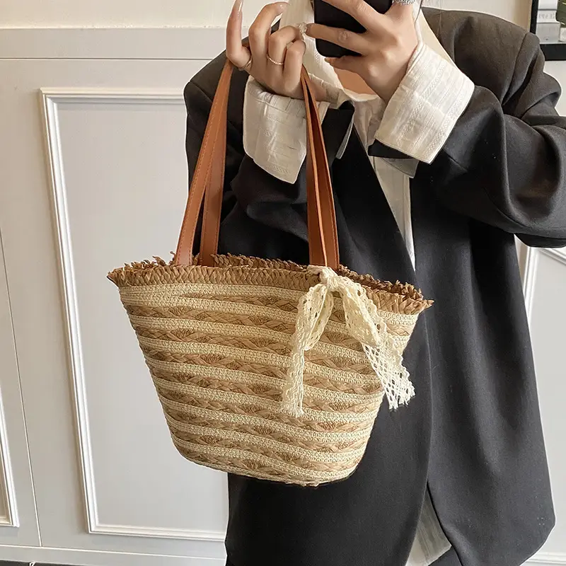 Women Straw Bag Large Capacity Woven Seaside Tote - Image 4