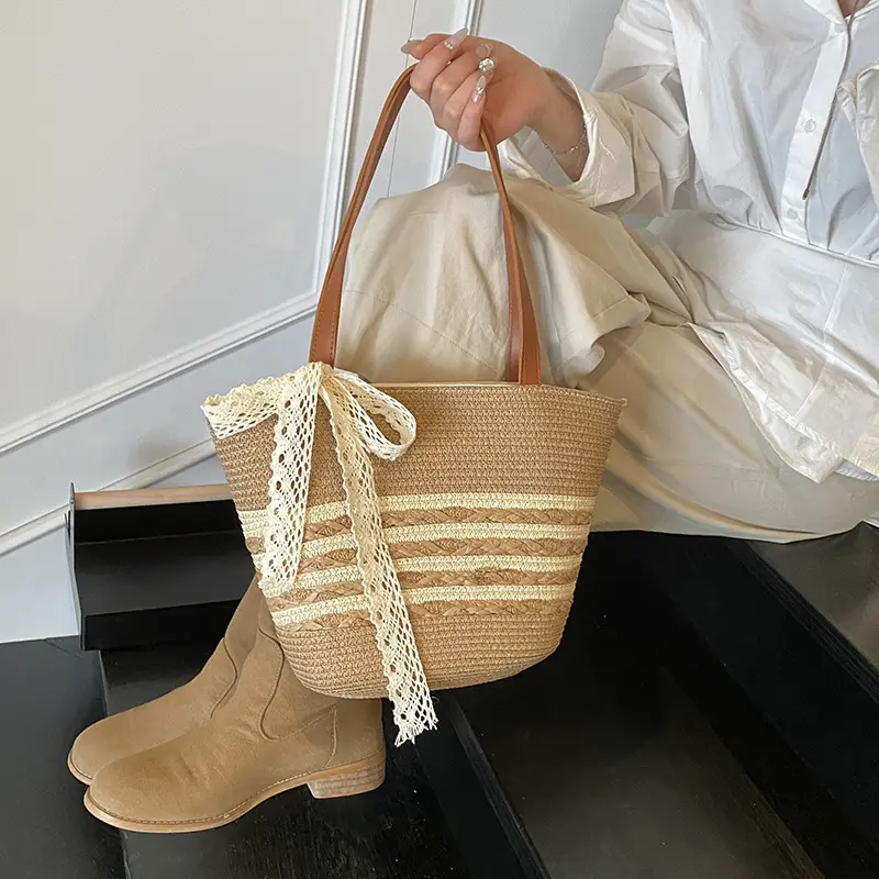 Women Straw Bag Large Capacity Woven Seaside Tote - Image 5