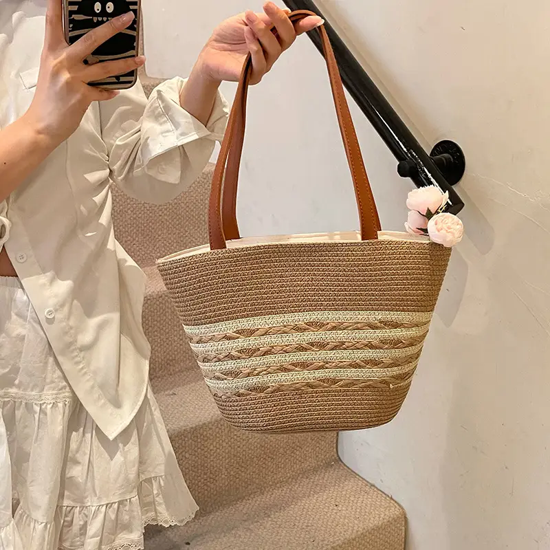 Women Straw Bag Large Capacity Woven Seaside Tote - Image 6