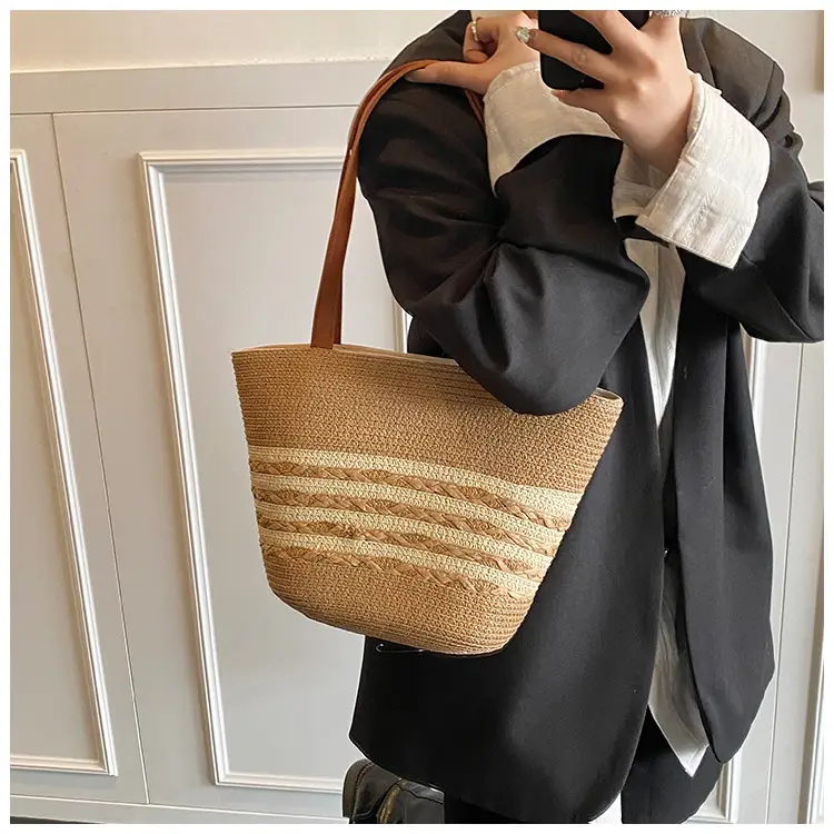 Women Straw Bag Large Capacity Woven Seaside Tote — feature 10