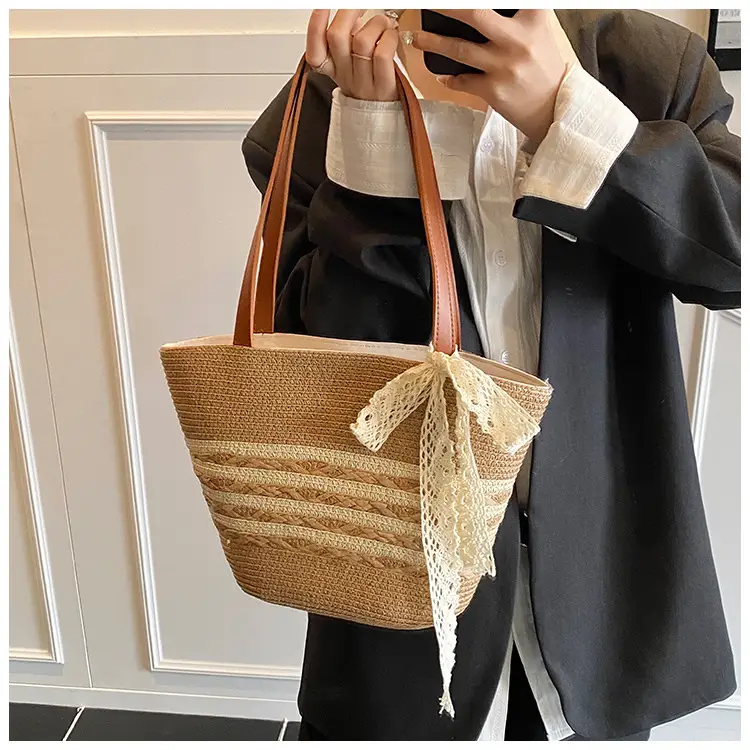 Women Straw Bag Large Capacity Woven Seaside Tote — feature 7