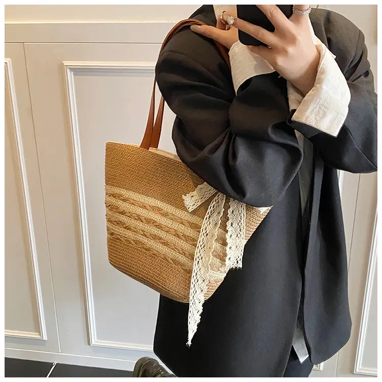Women Straw Bag Large Capacity Woven Seaside Tote — feature 8