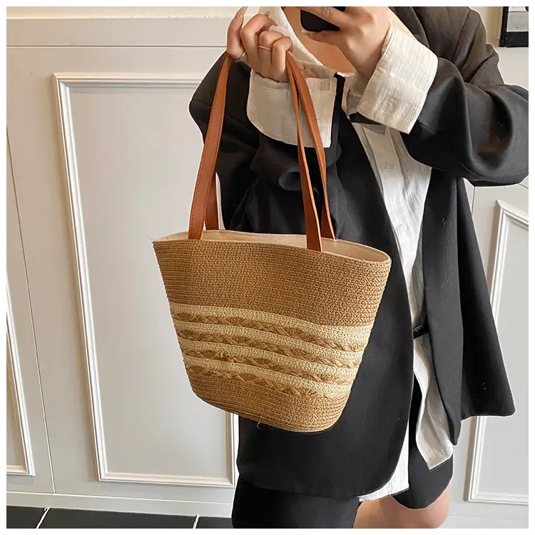 Women Straw Bag Large Capacity Woven Seaside Tote — feature 9