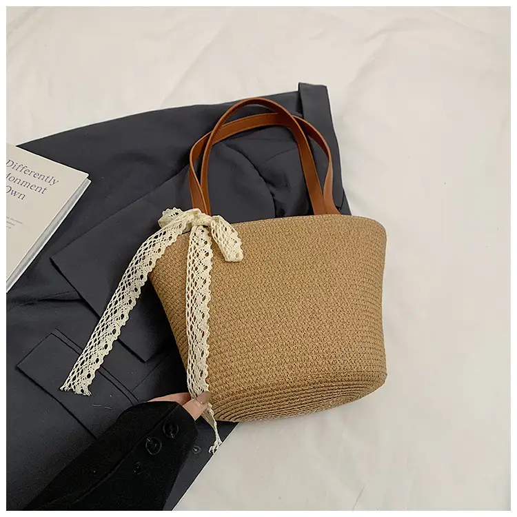 Women Straw Bag Large Capacity Woven Seaside Tote - Image 3