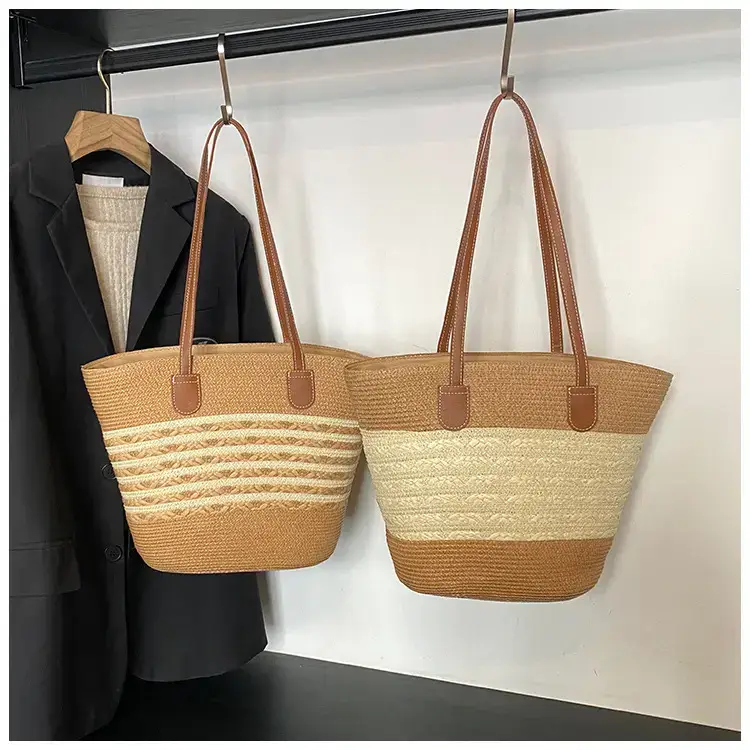 Women's Woven Straw Beach Bag Large Capacity Brown — feature 1