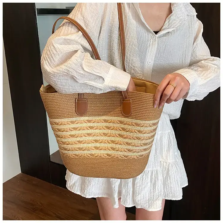 Women's Woven Straw Beach Bag Large Capacity Brown — feature 14