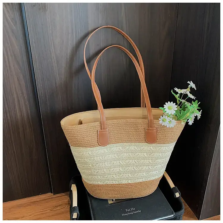 Women's Woven Straw Beach Bag Large Capacity Brown — feature 18