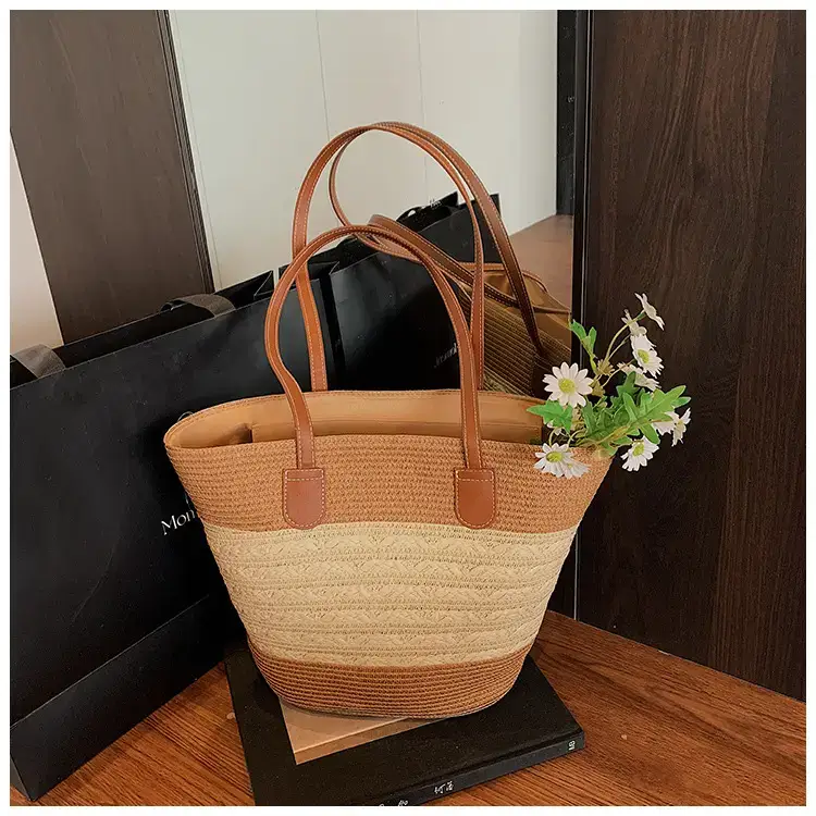 Women's Woven Straw Beach Bag Large Capacity Brown — feature 19