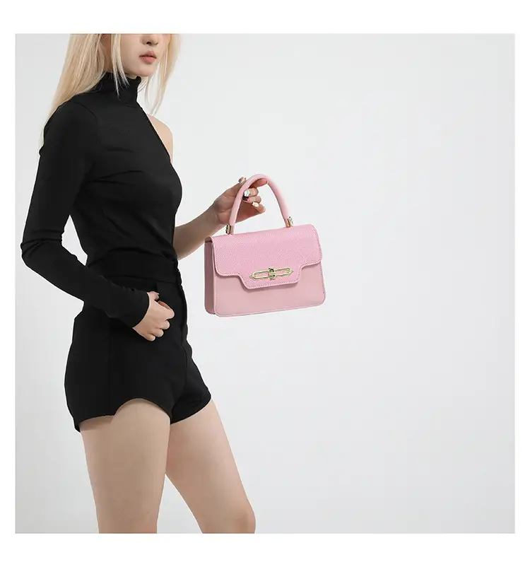 Light Blue Lock Chain Shoulder Bag for Women — feature 12