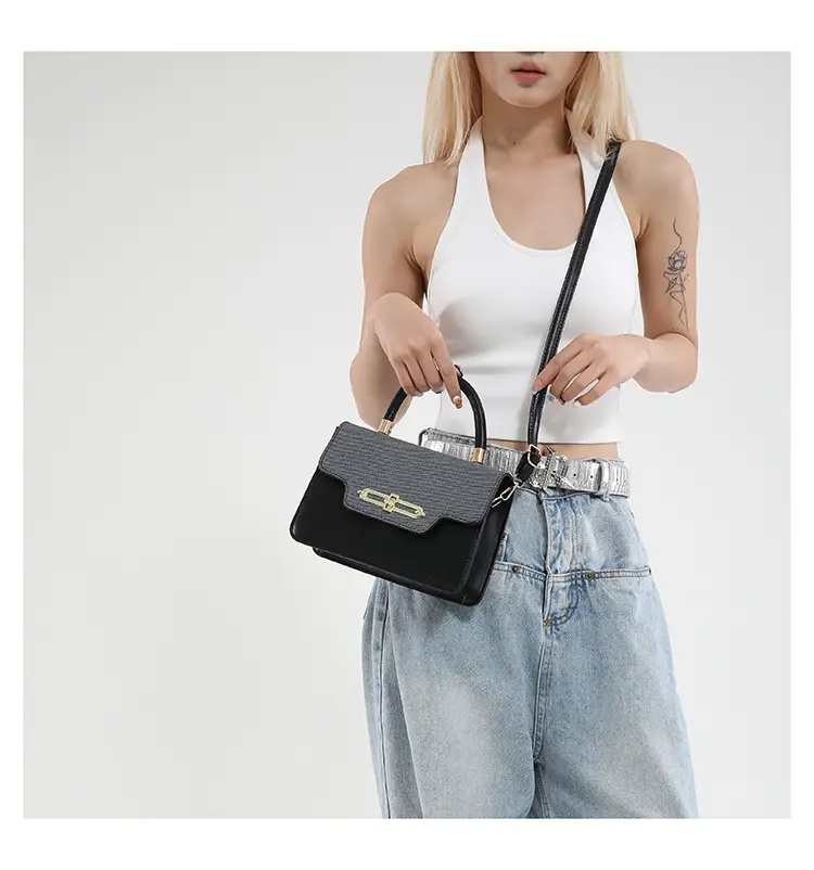 Light Blue Lock Chain Shoulder Bag for Women — feature 17