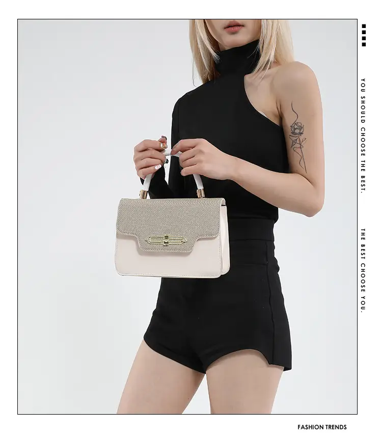 Light Blue Lock Chain Shoulder Bag for Women — feature 2