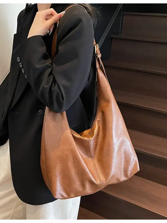 Black Large Capacity Women's Tote Bag PU Leather