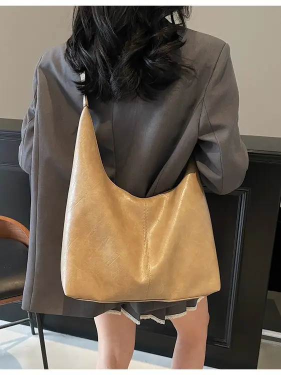Black Large Capacity Women's Tote Bag PU Leather