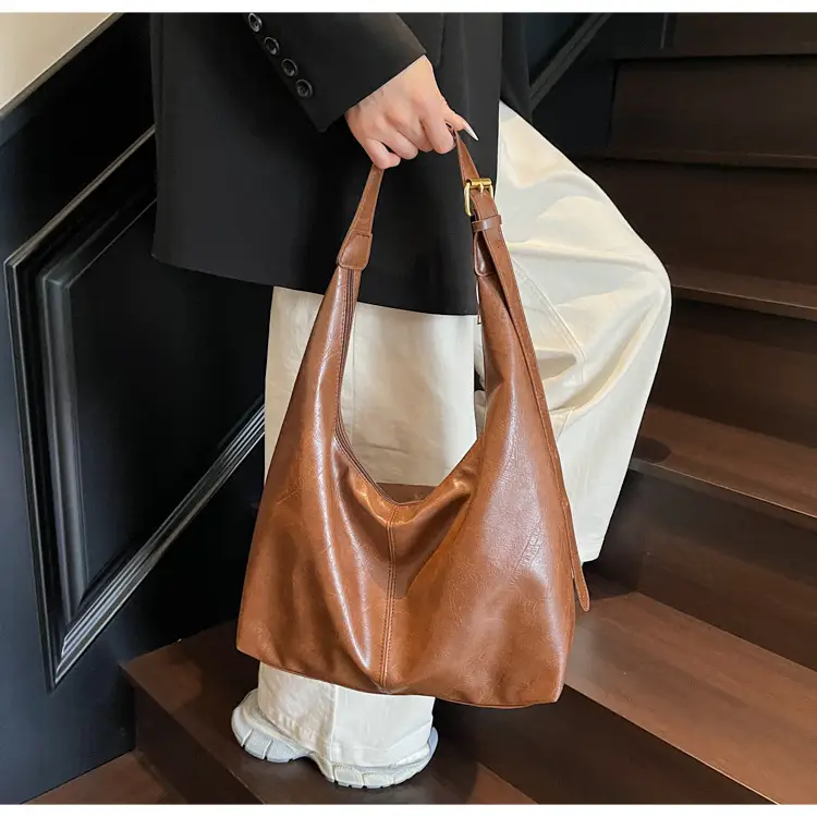Black Large Capacity Women's Tote Bag PU Leather — feature 13
