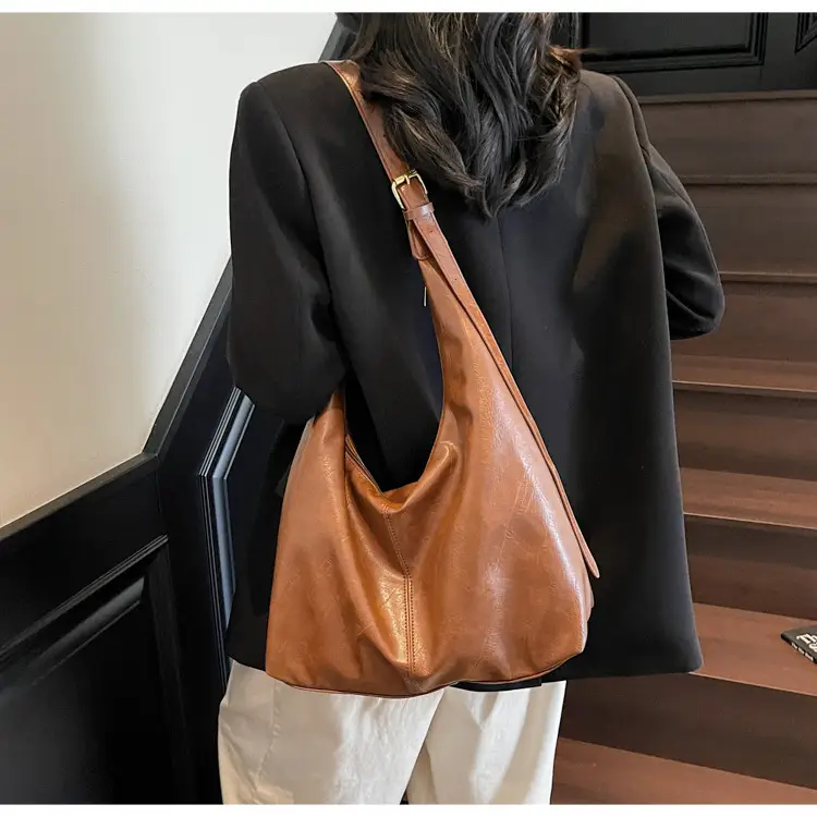 Black Large Capacity Women's Tote Bag PU Leather — feature 15