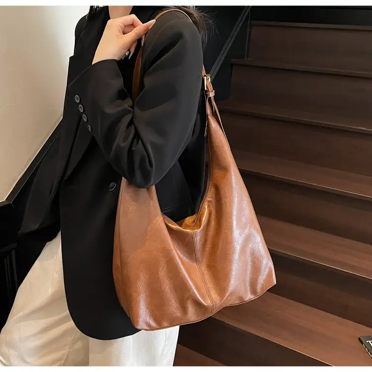 Black Large Capacity Women's Tote Bag PU Leather — feature 16