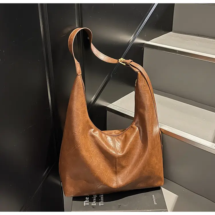 Black Large Capacity Women's Tote Bag PU Leather