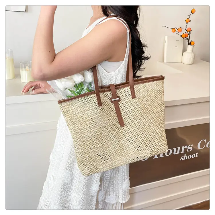 Straw Woven Shoulder Bag with Metal Hook — feature 15