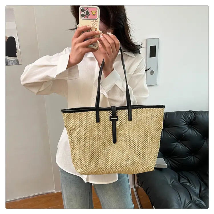 Straw Woven Shoulder Bag with Metal Hook — feature 17