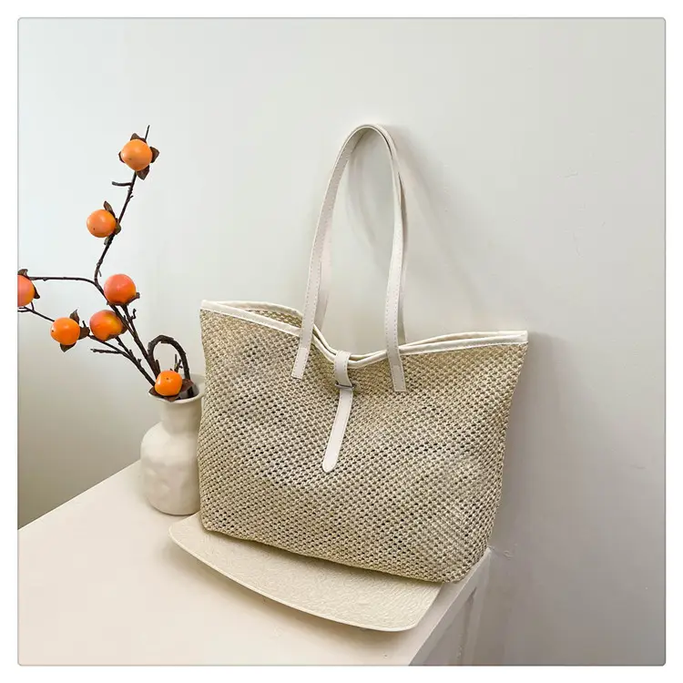 Straw Woven Shoulder Bag with Metal Hook