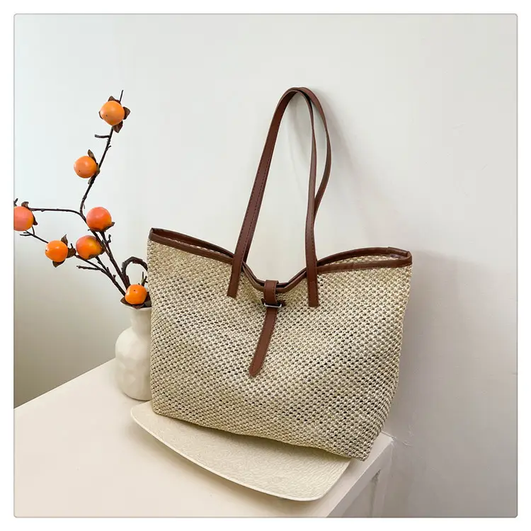 Straw Woven Shoulder Bag with Metal Hook