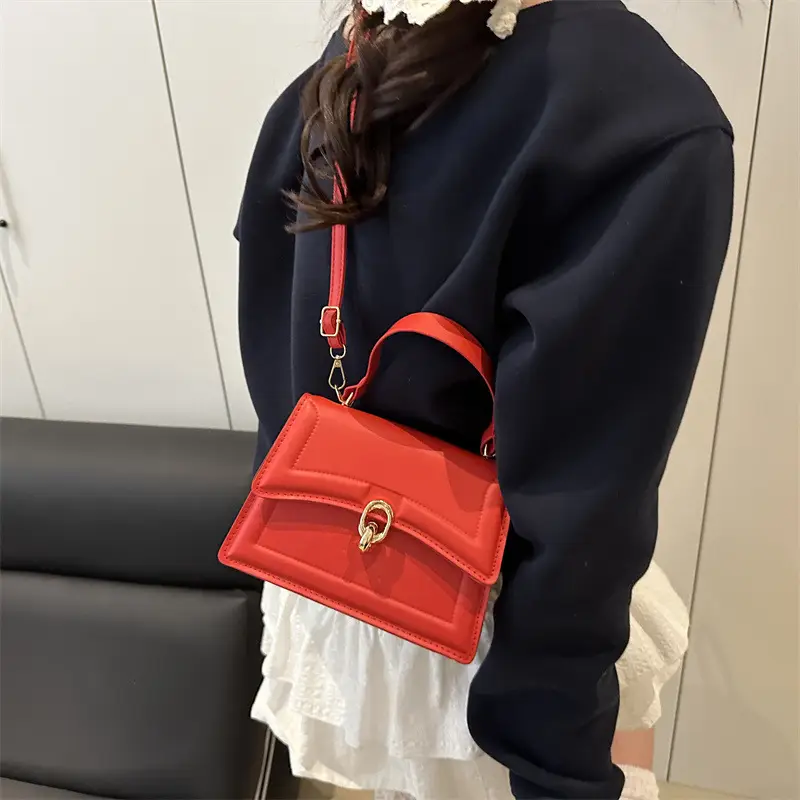 2025 Women's Crossbody & Shoulder Bags in Trendy Colors