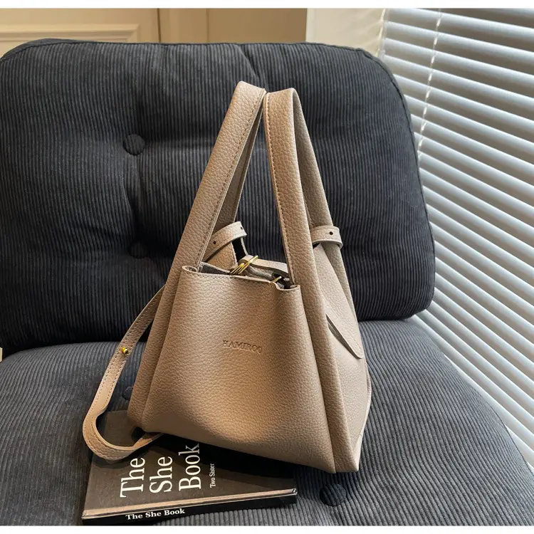 Vintage Niche Women's 2025 Crossbody Bag Brown Leather — feature 15