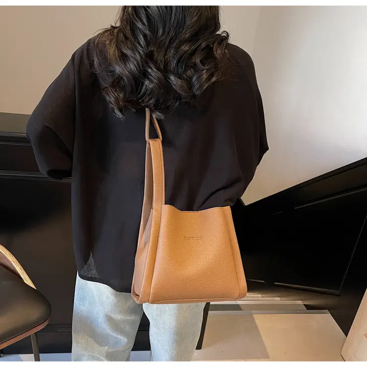 Vintage Niche Women's 2025 Crossbody Bag Brown Leather — feature 36