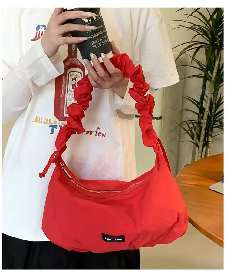 Red Pleated Women's Shoulder Bag 2025 Casual Large Capacity — feature 1